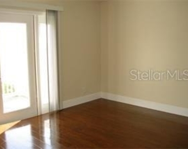 5248 Beach Drive Se - Photo Thumbnail 6