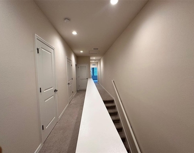 1526 Caldera Court - Photo Thumbnail 15
