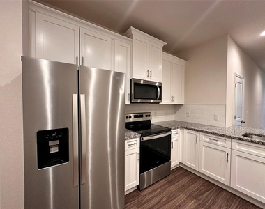 1526 Caldera Court - Photo Thumbnail 3