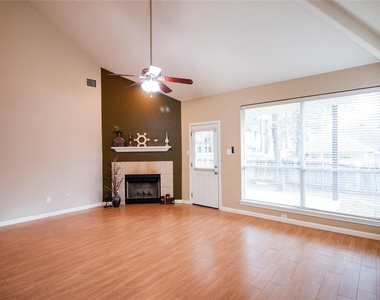 3318 Shadowcrest Court - Photo Thumbnail 3