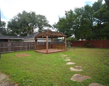 7207 Emerald Glen Drive - Photo Thumbnail 18