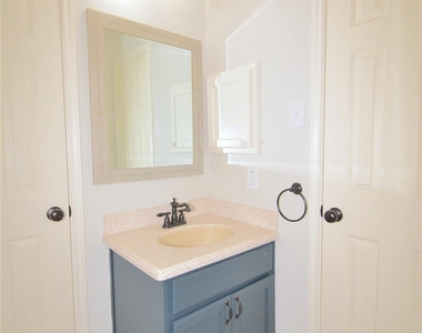 7207 Emerald Glen Drive - Photo Thumbnail 9