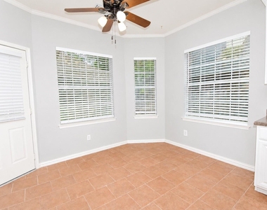 7207 Emerald Glen Drive - Photo Thumbnail 3