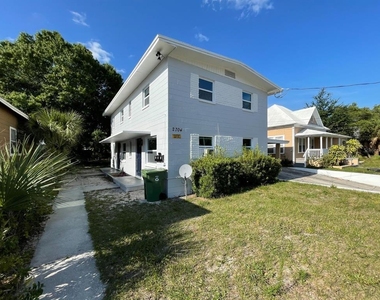 2704 E Columbus Drive - Photo Thumbnail 9
