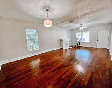 4106 W Arch Street - Photo Thumbnail 3