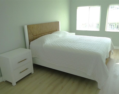 1814 Mariner Drive - Photo Thumbnail 12
