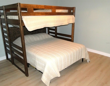 1814 Mariner Drive - Photo Thumbnail 15