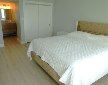 1814 Mariner Drive - Photo Thumbnail 13