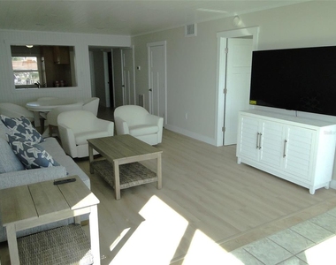 1814 Mariner Drive - Photo Thumbnail 8