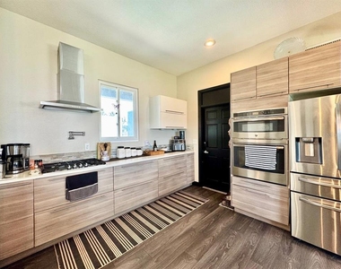 18200 Cypress Cove Lane - Photo Thumbnail 11