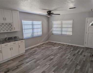 206 N Gunlock Avenue - Photo Thumbnail 3