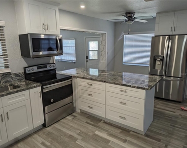 206 N Gunlock Avenue - Photo Thumbnail 14