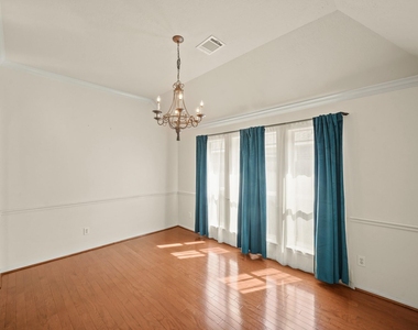 2923 Humble Drive - Photo Thumbnail 5