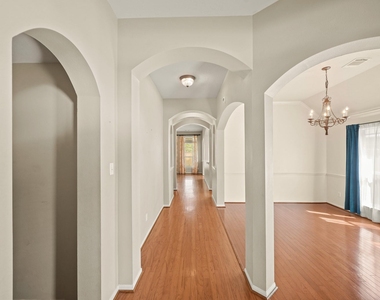 2923 Humble Drive - Photo Thumbnail 2