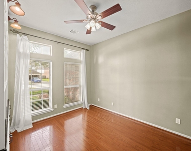 2923 Humble Drive - Photo Thumbnail 3