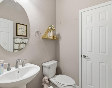 9844 Cabernet Avenue - Photo Thumbnail 13