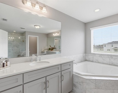 9844 Cabernet Avenue - Photo Thumbnail 22