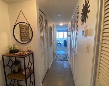 4575 Cove Cir - Photo Thumbnail 2