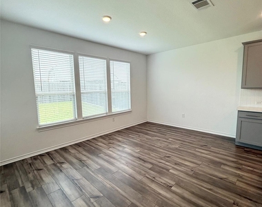 15826 Dove Hollow Drive - Photo Thumbnail 9