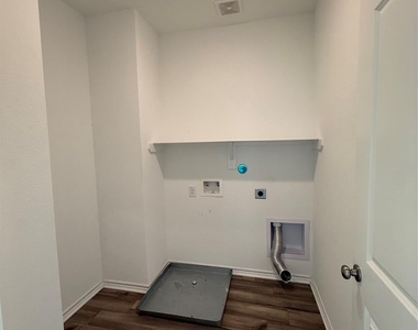 15826 Dove Hollow Drive - Photo Thumbnail 17