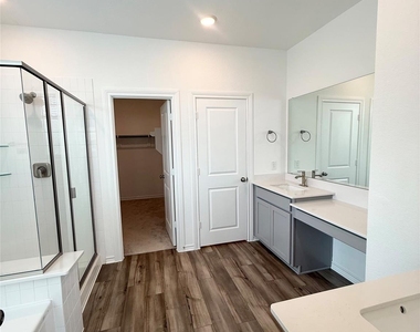 15826 Dove Hollow Drive - Photo Thumbnail 13