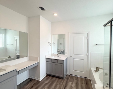 15826 Dove Hollow Drive - Photo Thumbnail 14