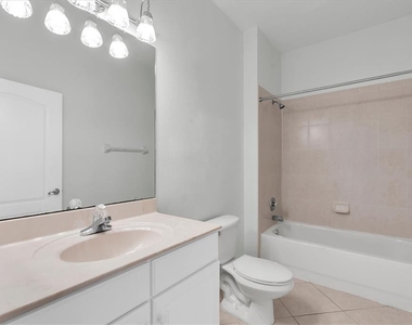 3312 Chapel Creek Circle - Photo Thumbnail 27