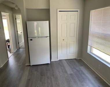 11802 Lynmoor Drive - Photo Thumbnail 4