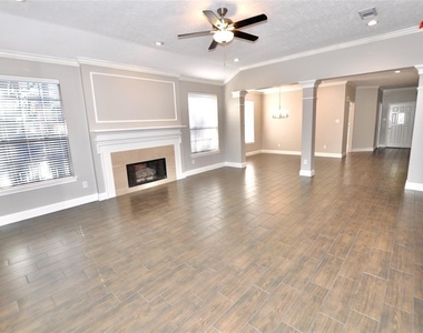 4602 Natural Bridge Drive - Photo Thumbnail 5