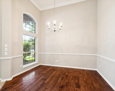 30507 Russell Point Drive - Photo Thumbnail 6