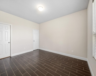 2415 Cloudy Bay Drive - Photo Thumbnail 16