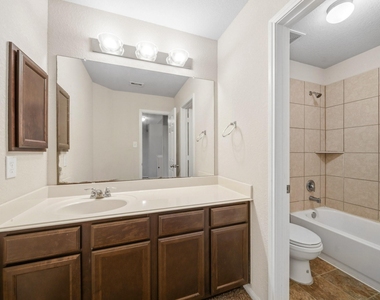 2415 Cloudy Bay Drive - Photo Thumbnail 6