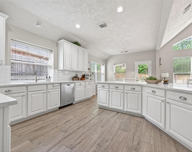 155 E Concord Valley Circle - Photo Thumbnail 8
