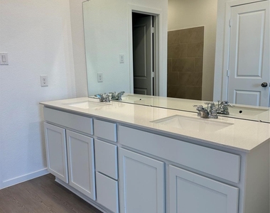 6726 Violet Clover Avenue - Photo Thumbnail 27