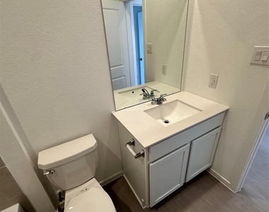 6726 Violet Clover Avenue - Photo Thumbnail 13