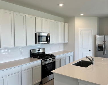 6726 Violet Clover Avenue - Photo Thumbnail 8