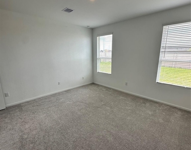 6726 Violet Clover Avenue - Photo Thumbnail 24