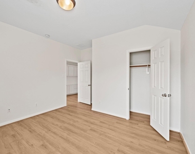 25210 Doves Gate Court - Photo Thumbnail 30