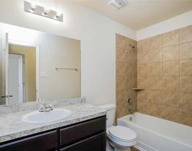 24355 Dolce Marina Court - Photo Thumbnail 10