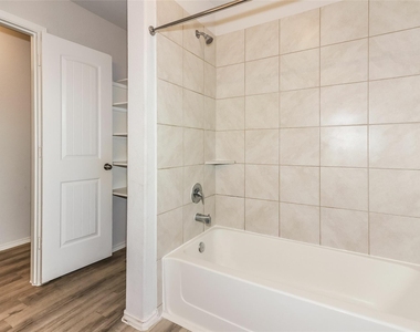 24355 Dolce Marina Court - Photo Thumbnail 9