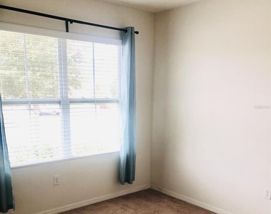 2222 Sequoia Way - Photo Thumbnail 4