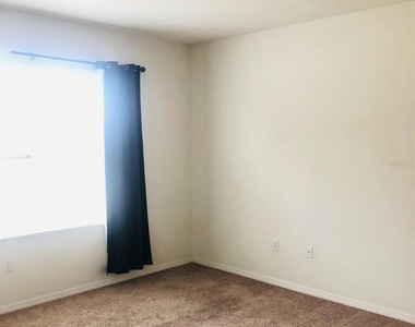 2222 Sequoia Way - Photo Thumbnail 7
