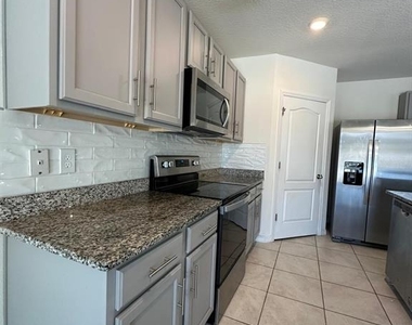 5287 Bracks Landing Drive - Photo Thumbnail 8
