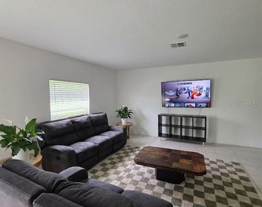 216 Citrine Loop - Photo Thumbnail 2