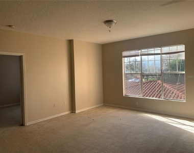 5578 Metrowest - Photo Thumbnail 3