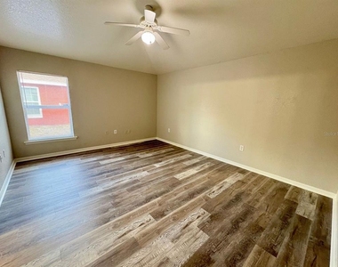 609 Tamarin Lane - Photo Thumbnail 4