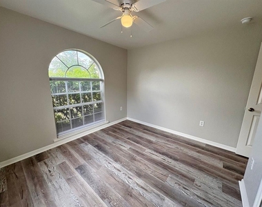 609 Tamarin Lane - Photo Thumbnail 16