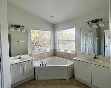 2884 Club Cortile Circle - Photo Thumbnail 18