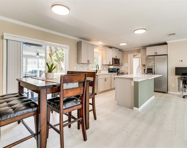 8125 Shelley Trail - Photo Thumbnail 4