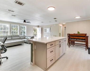 8125 Shelley Trail - Photo Thumbnail 5